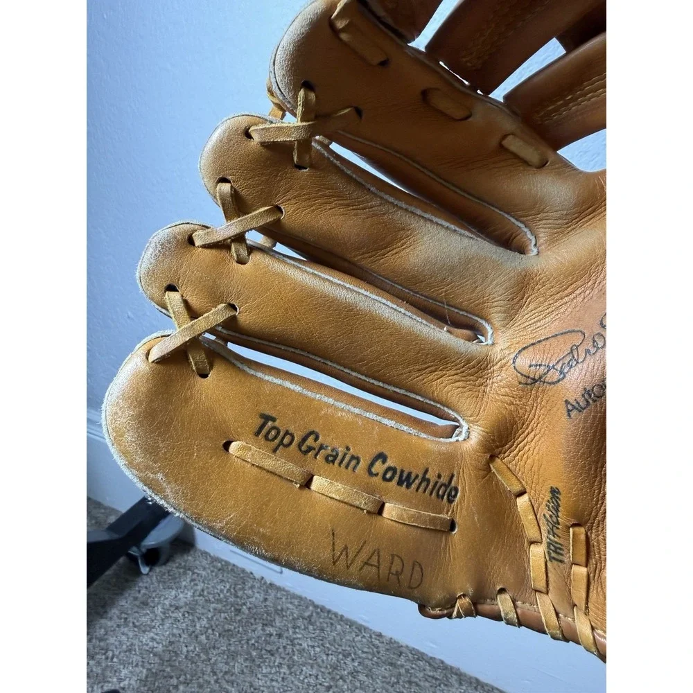 Louisville Slugger LHT Deep Pockets P. Guerrero LSG21 Baseball/Softball Glove